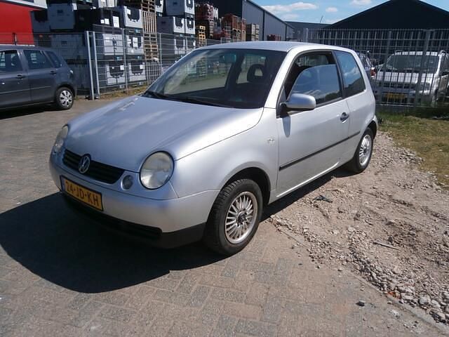 Grijs Occasion 2002 VW Lupo Trendline Hatchback | € 1.249 (Eerlijke prijs) - Afbeelding 1/4