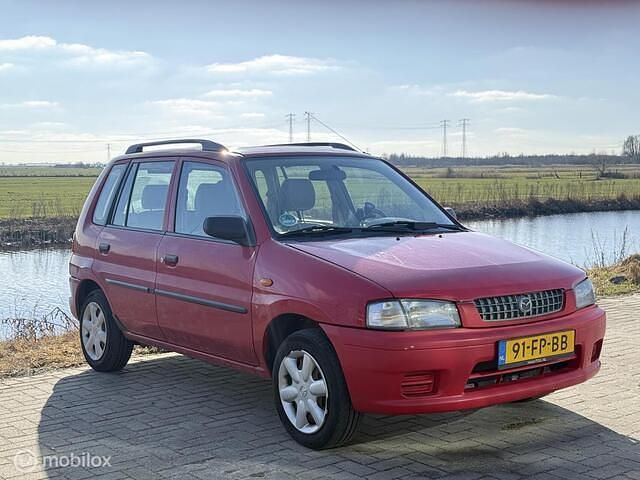 Occasion Mazda Demio 63 PK (46 kW) 2000 Rood Hatchback
