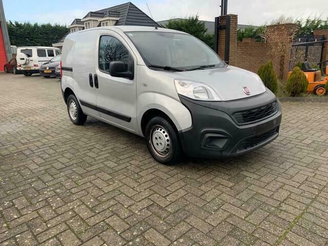 Occasion Fiat Fiorino 80 PK (58 kW) 2017 Zilver MPV