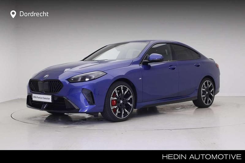 Blauw, metallic lak Gebruikt 2025 BMW 220 M Sport Coupé | € 53.817 - Afbeelding 1/3