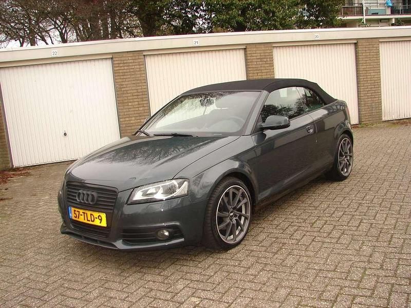 Grijs Gebruikt 2012 Audi A3 Cabriolet Cabriolet | € 10.750 (Iets duurder) - Afbeelding 1/4