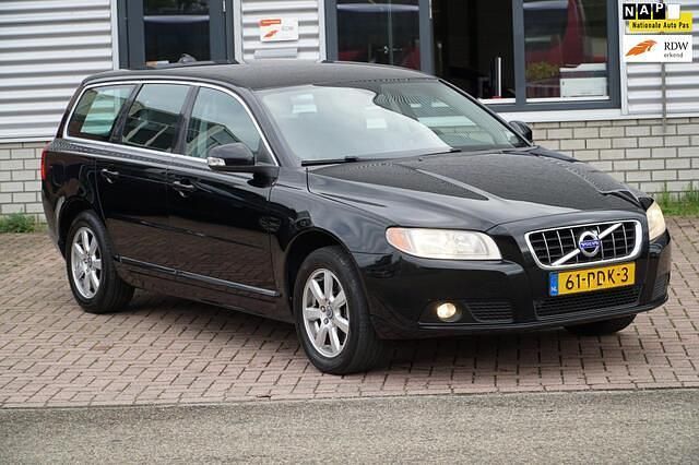 Zwart Occasion 2011 Volvo V70 Kinetic Stationwagen | € 5.350 (Eerlijke prijs) - Afbeelding 1/4