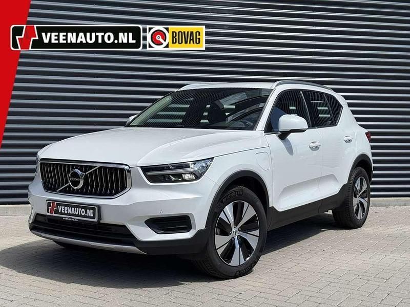 Wit, metallic lak Gebruikt 2021 Volvo XC40 Inscription SUV | € 33.645 (Goede deal) - Afbeelding 1/4