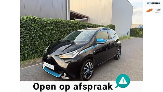 Occasion Toyota Aygo X-play 72 PK (52 kW) 2019 Zwart (metallic) Hatchback