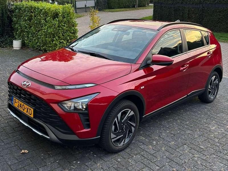 Rood Gebruikt 2022 Hyundai Bayon Comfort SUV | € 18.500 (Eerlijke prijs) - Afbeelding 1/4