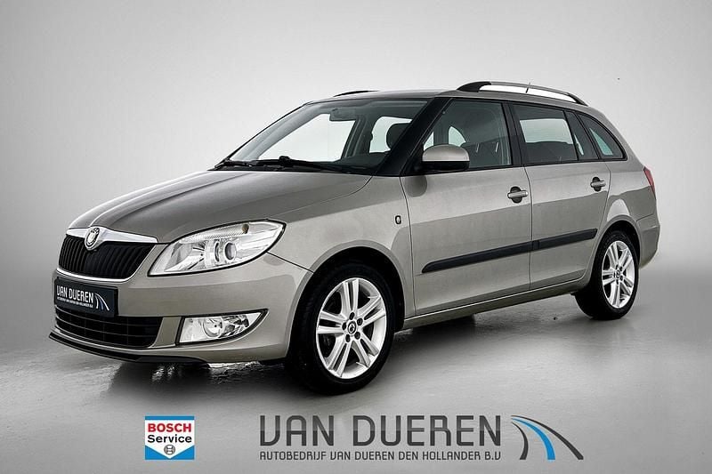 Beige Gebruikt 2010 Skoda Fabia Elegance Stationwagen | € 3.450 (Eerlijke prijs) - Afbeelding 1/4