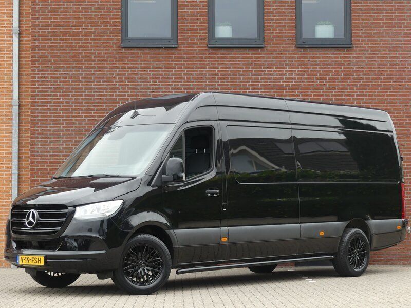 Zwart Gebruikt 2021 Mercedes Sprinter Van | € 43.950 (Duur) - Afbeelding 1/4