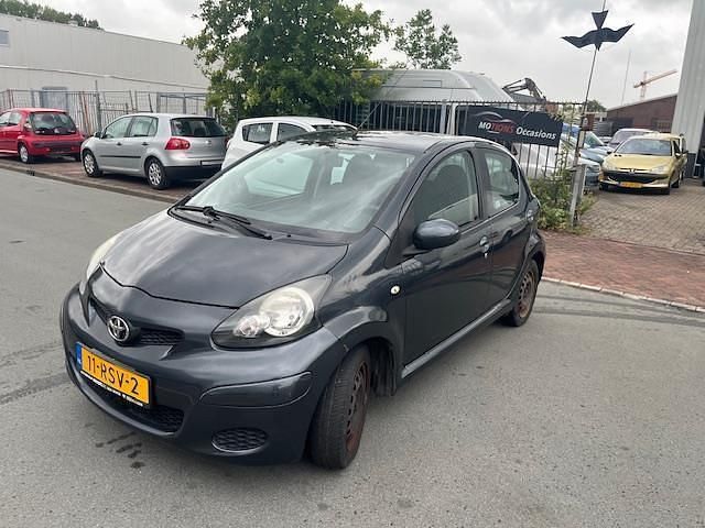 Grijs Gebruikt 2011 Toyota Aygo Comfort Hatchback | € 3.250 (Eerlijke prijs) - Afbeelding 1/4