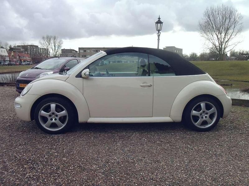 Occasion VW New Beetle Cabriolet 75 PK (55 kW) 2003 Wit Cabriolet