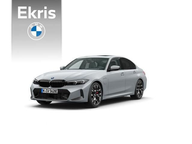 Grijs Nieuw 2025 BMW 330 Comfort Edition Sedan | € 77.553 - Afbeelding 1/4