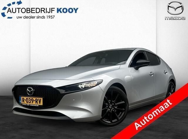 Sonic silver (grijs metallic) Gebruikt 2022 Mazda 3 Sportive Hatchback | € 24.950 (Eerlijke prijs) - Afbeelding 1/4