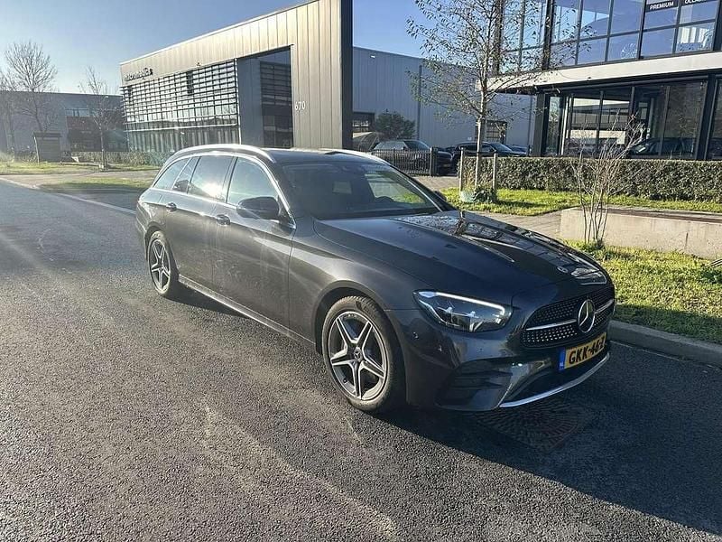 Occasion Mercedes E300 AMG line 320 PK (235 kW) 2022 Grijs Stationwagen