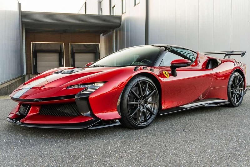 Rood Nieuw 2025 Ferrari SF90 Coupé | € 1.633.950 - Afbeelding 1/4