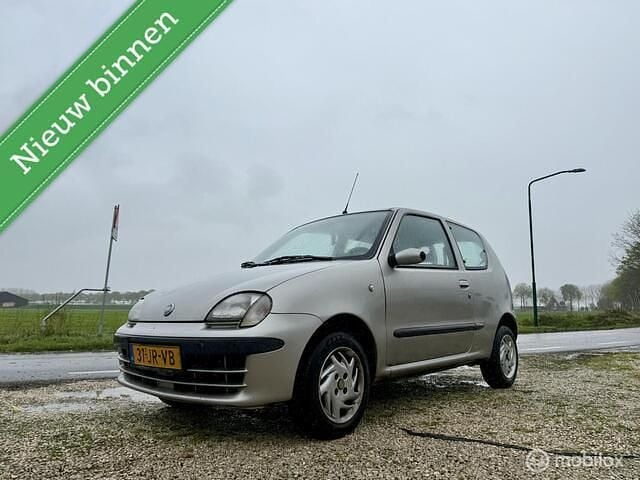 Grijs Gebruikt 2002 Fiat Seicento Hatchback | € 995 (Iets duurder) - Afbeelding 1/4