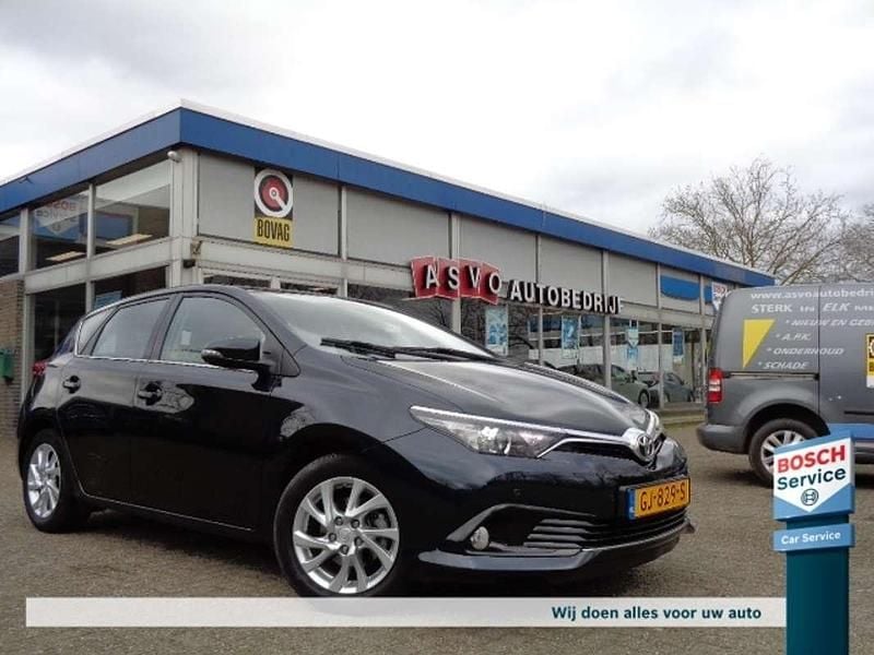 Occasion Toyota Auris 116 PK (85 kW) 2015 Grijs Hatchback