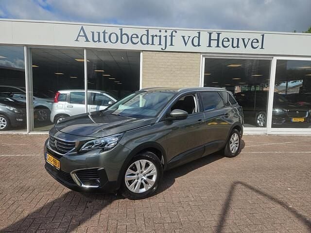 Grijs Gebruikt 2017 Peugeot 5008 Premium MPV | € 15.450 (Eerlijke prijs) - Afbeelding 1/4