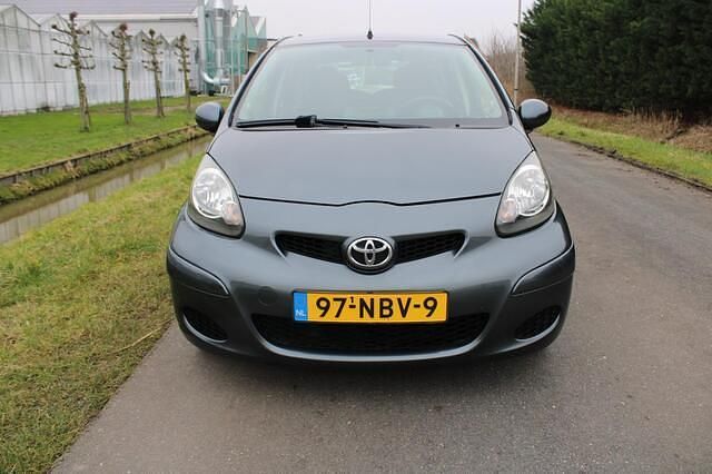 Occasion Toyota Aygo Comfort 68 PK (50 kW) 2010 Grijs Hatchback