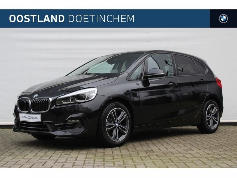 Zwart, metallic lak Gebruikt 2019 BMW 218 Active Tourer Executive MPV | € 19.950 (Eerlijke prijs) - Afbeelding 1/4