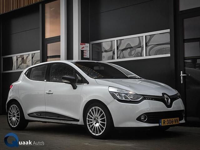Wit Gebruikt 2014 Renault Clio IV Dynamique Hatchback | € 6.450 (Eerlijke prijs) - Afbeelding 1/4