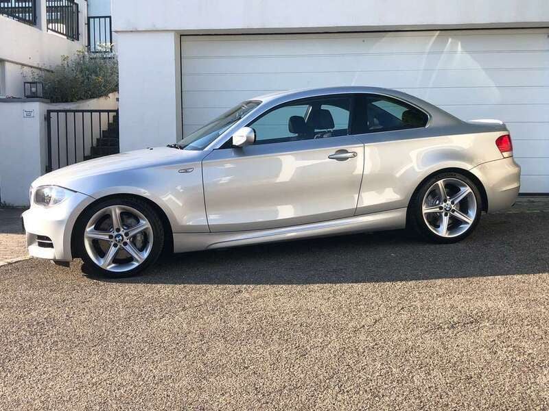 Zilver Gebruikt 2010 BMW 135 Coupé Coupé | € 27.000 - Afbeelding 1/4