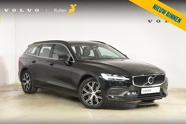 Zwart Gebruikt 2022 Volvo V60 Core Stationwagen | € 32.840 (Eerlijke prijs) - Afbeelding 1/4