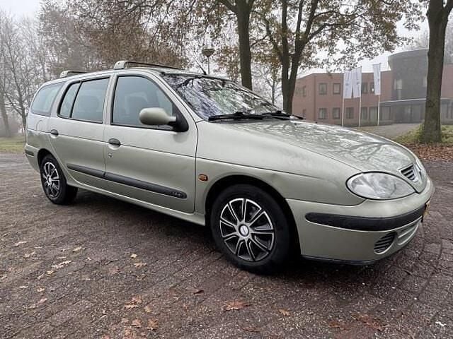 Occasion Renault Mégane Authentique 95 PK (69 kW) 2001 Groen Stationwagen