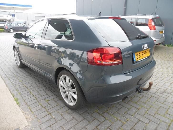 Occasion Audi A3 Comfort 105 PK (77 kW) 2011 Grijs, metallic lak Hatchback