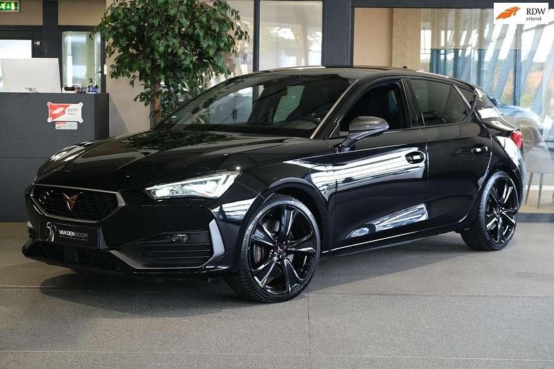 Zwart Gebruikt 2022 Cupra Leon VZ2 Hatchback | € 24.950 (Goede deal) - Afbeelding 1/4