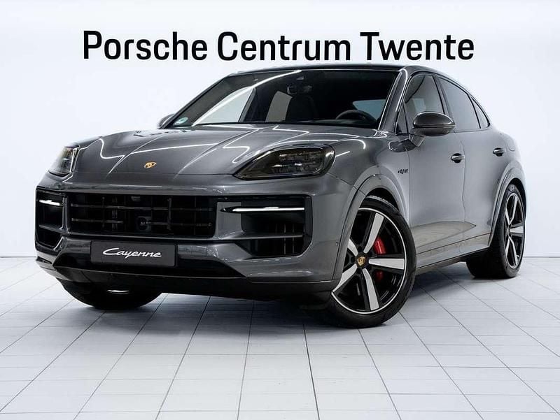 Grijs, metallic lak Gebruikt 2024 Porsche Cayenne S E-Hybrid SUV | € 139.900 - Afbeelding 1/4