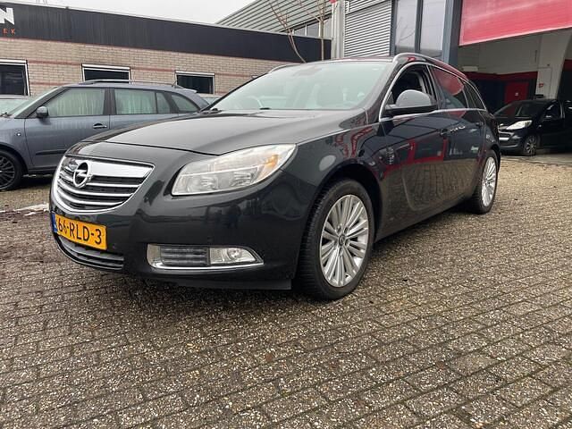 Zwart (metallic) Occasion 2011 Opel Insignia Cosmo Stationwagen | € 4.495 (Eerlijke prijs) - Afbeelding 1/4