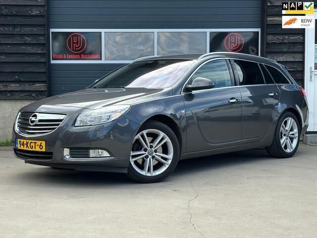Grijs Gebruikt 2009 Opel Insignia Cosmo Stationwagen | € 6.495 (Eerlijke prijs) - Afbeelding 1/4