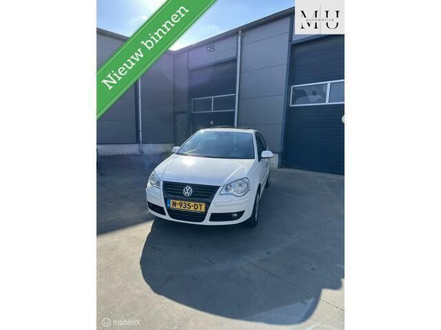 Wit Gebruikt 2008 VW Polo Comfortline Hatchback | € 2.750 (Eerlijke prijs) - Afbeelding 1/4