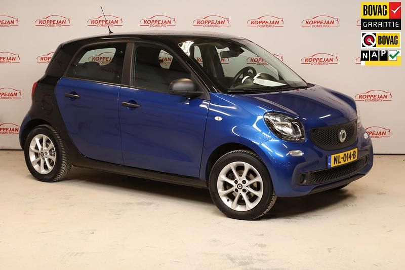 Blauw Gebruikt 2017 Smart ForFour Pure Hatchback | € 7.000 (Eerlijke prijs) - Afbeelding 1/4
