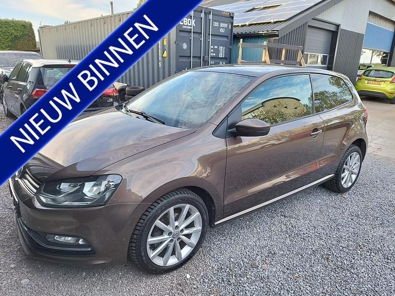 Bruin Gebruikt 2015 VW Polo Comfortline Hatchback | € 9.999 (Eerlijke prijs) - Afbeelding 1/4