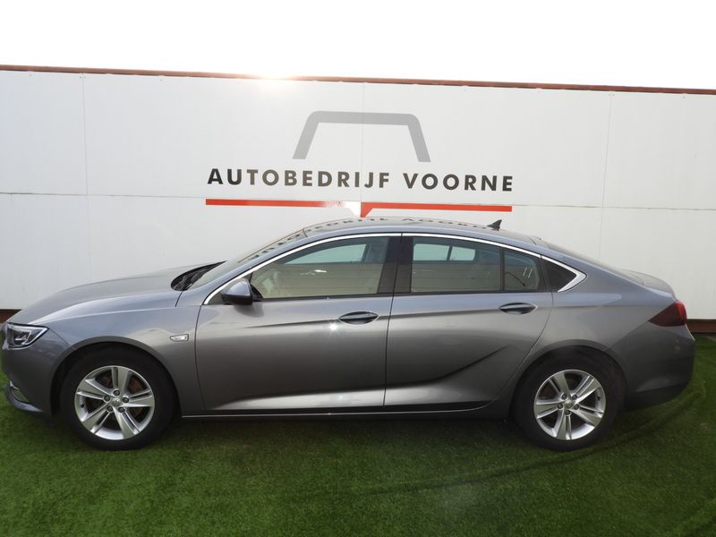 Grijs Gebruikt 2019 Opel Insignia Business Hatchback | € 19.545 (Eerlijke prijs) - Afbeelding 1/4