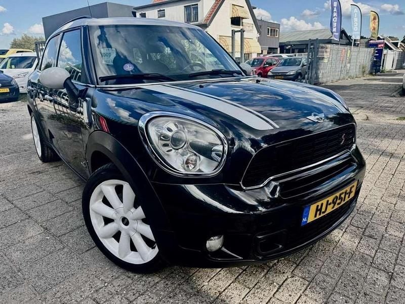 Zwart, metallic lak Gebruikt 2011 Mini Countryman Chili SUV | € 5.950 (Goede deal) - Afbeelding 1/4