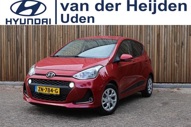 Rood Gebruikt 2019 Hyundai i10 Premium Hatchback | € 11.450 (Eerlijke prijs) - Afbeelding 1/4