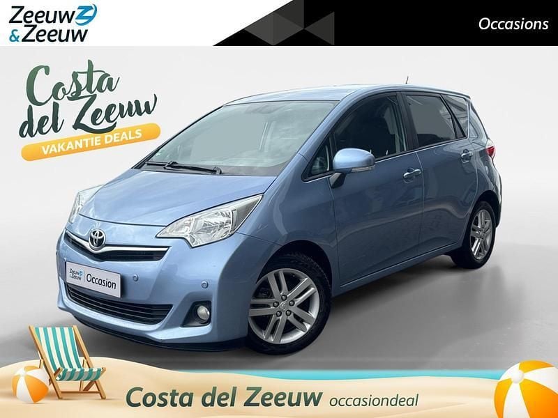 Blauw Gebruikt 2011 Toyota Verso-S MPV | € 9.445 (Eerlijke prijs) - Afbeelding 1/4