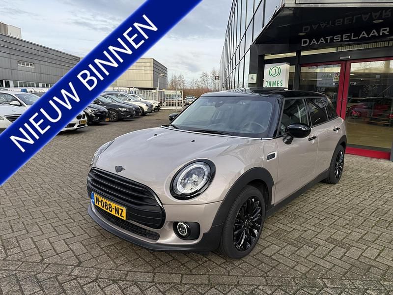 Grijs Gebruikt 2021 Mini Cooper Clubman Business Stationwagen | € 25.444 (Eerlijke prijs) - Afbeelding 1/4