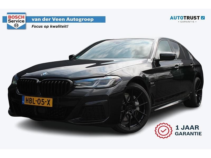 Zwart Gebruikt 2022 BMW 545 Sedan | € 46.500 (Eerlijke prijs) - Afbeelding 1/4