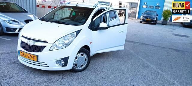 Wit Gebruikt 2010 Chevrolet Spark Hatchback | € 2.699 (Eerlijke prijs) - Afbeelding 1/4
