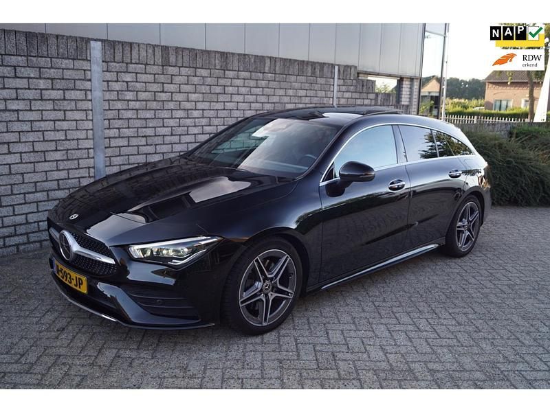 Zwart Gebruikt 2021 Mercedes CLA200 Business Stationwagen | € 29.850 (Eerlijke prijs) - Afbeelding 1/4
