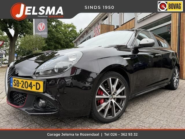 Zwart Gebruikt 2018 Alfa Romeo Giulietta Lusso Hatchback | € 17.900 (Eerlijke prijs) - Afbeelding 1/4