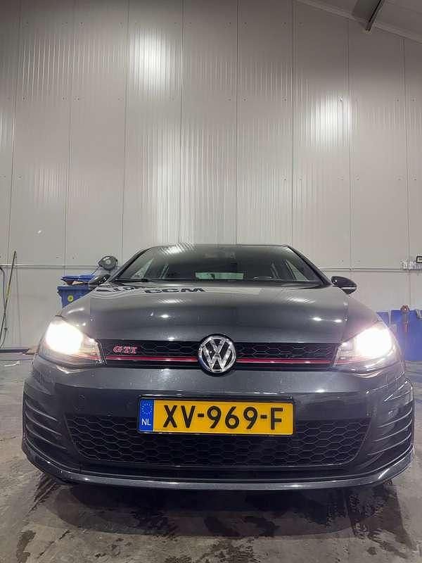 Zwart Gebruikt 2014 VW Golf VII GTI Stationwagen | € 13.499 (Eerlijke prijs) - Afbeelding 1/4