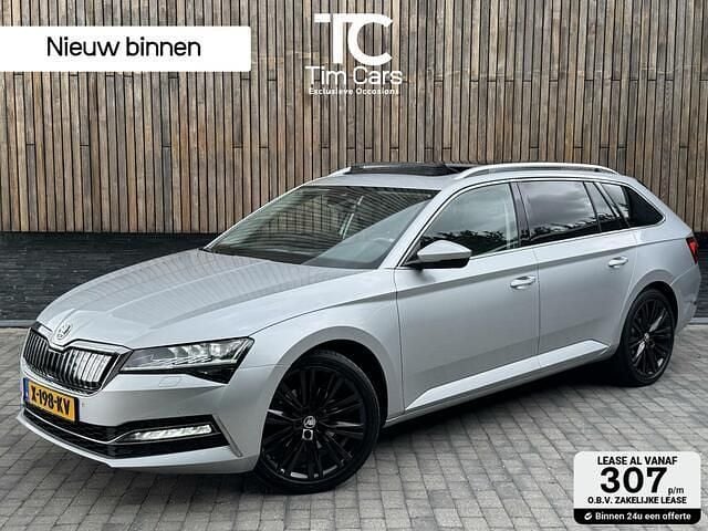 Grijs Gebruikt 2020 Skoda Superb Business Line Stationwagen | € 18.950 (Eerlijke prijs) - Afbeelding 1/4