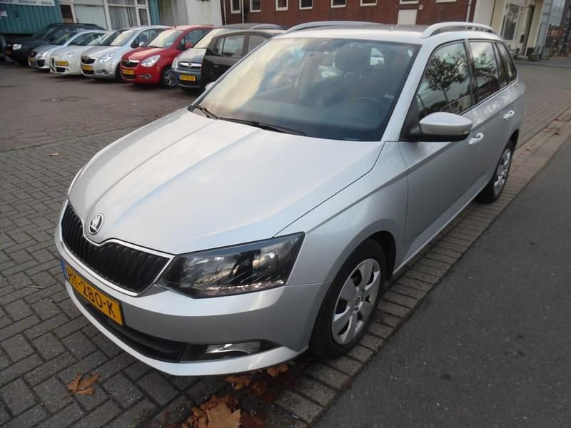 Grijs Gebruikt 2016 Skoda Fabia Ambition Stationwagen | € 4.900 (Super prijs) - Afbeelding 1/4