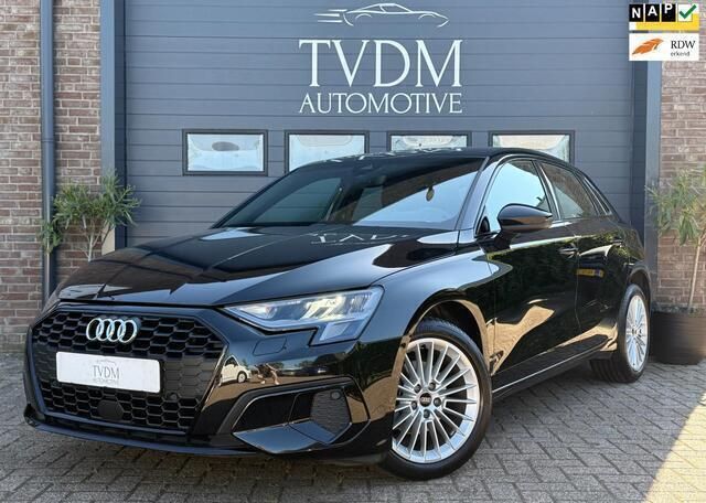 Zwart Gebruikt 2021 Audi A3 Sportback Advanced Hatchback | € 22.950 (Goede deal) - Afbeelding 1/4