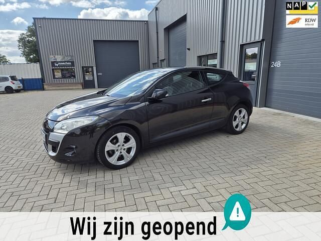 Zwart, metallic lak Gebruikt 2009 Renault Mégane Coupé Dynamique Coupé | € 6.750 (Eerlijke prijs) - Afbeelding 1/4