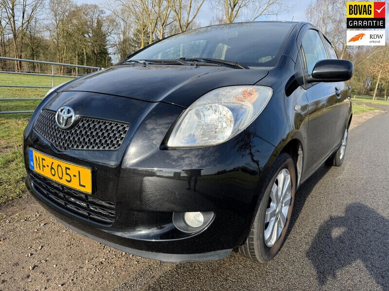 Zwart Gebruikt 2008 Toyota Yaris Terra Hatchback | € 4.450 (Iets duurder) - Afbeelding 1/4