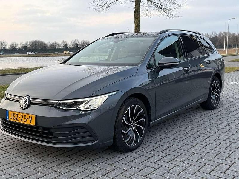 Occasion VW Golf VIII Life 110 PK (80 kW) 2021 Grijs Stationwagen